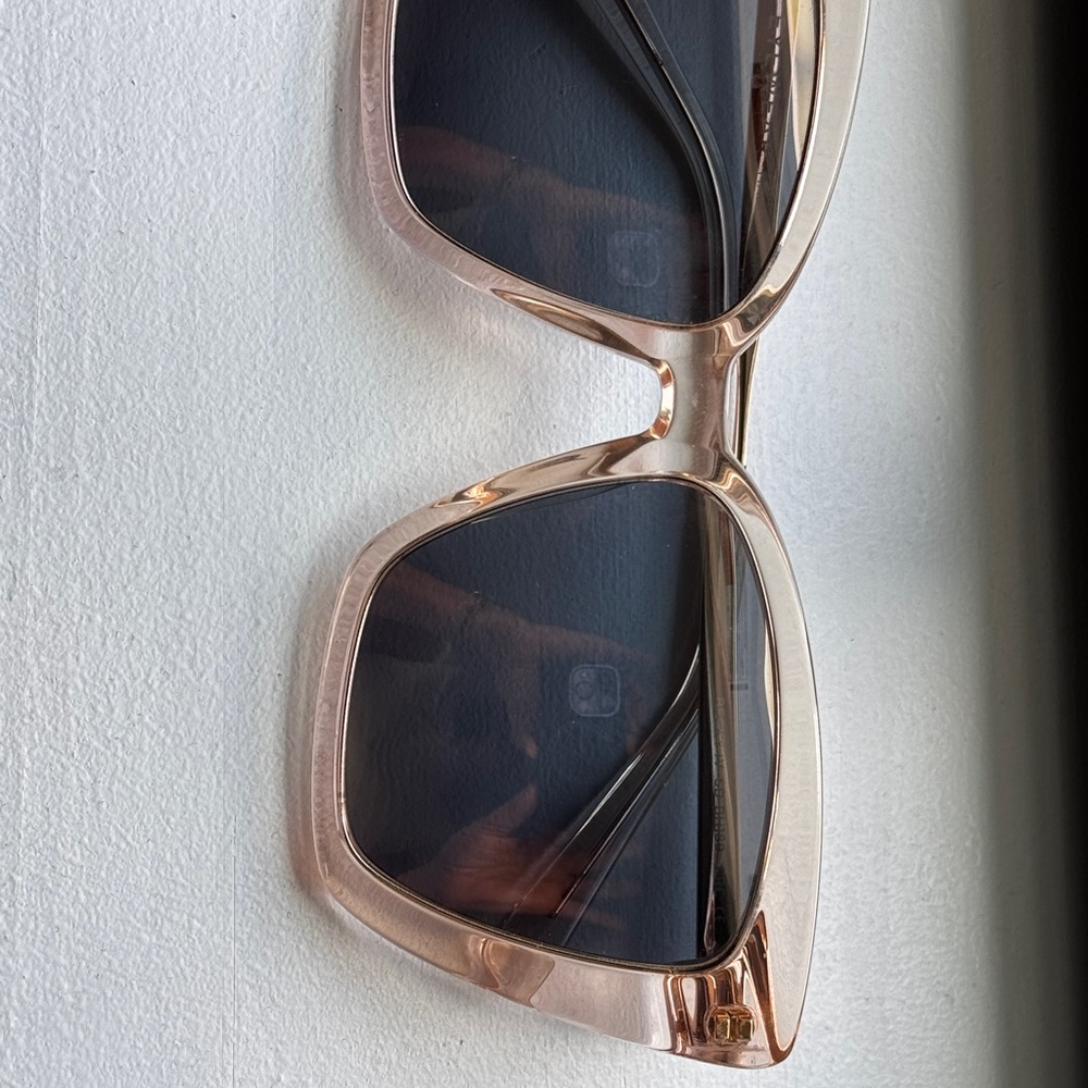 Diff Eyewear Gold and Black Aviator Sunglasses